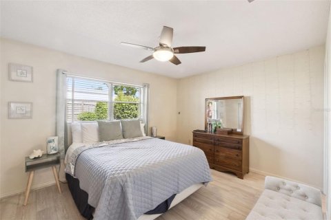 Снять в аренду квартиру в Деланд, Флорида 6 комнат, 90.95м2, № 2156592 - фото 11