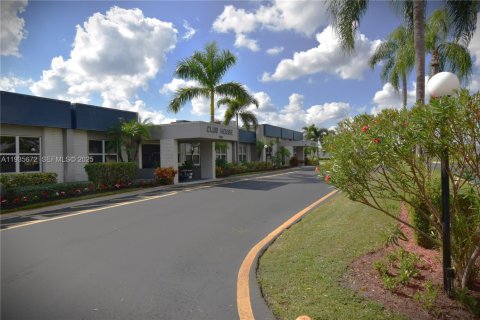 Casa en venta en West Palm Beach, Florida, 1 dormitorio, 61.5 m2 № 1993806 - foto 23