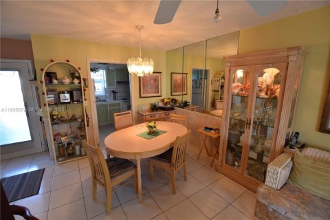 Casa en venta en West Palm Beach, Florida, 1 dormitorio, 61.5 m2 № 1993806 - foto 11