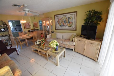 Casa en venta en West Palm Beach, Florida, 1 dormitorio, 61.5 m2 № 1993806 - foto 8