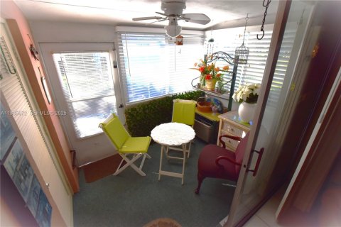 Casa en venta en West Palm Beach, Florida, 1 dormitorio, 61.5 m2 № 1993806 - foto 20