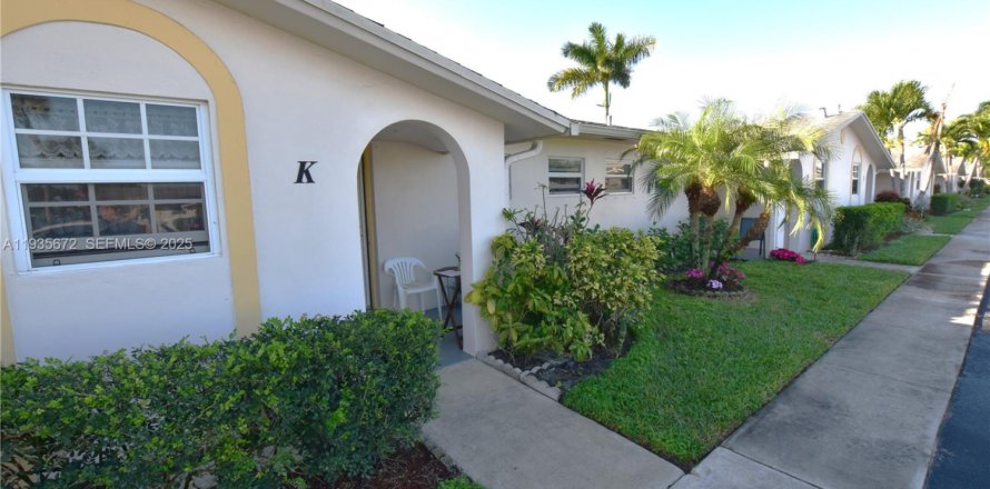 Casa en West Palm Beach, Florida 1 dormitorio, 61.5 m2 № 1993806