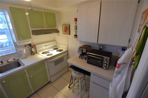 Casa en venta en West Palm Beach, Florida, 1 dormitorio, 61.5 m2 № 1993806 - foto 9