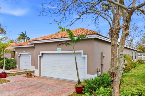 Apartment in Sunrise, Florida 2 bedrooms, 122.63 sq.m. № 2382842