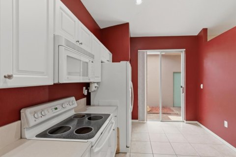 Apartment in Sunrise, Florida 2 bedrooms, 122.63 sq.m. № 2382842 - photo 8