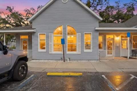 Immobilier commercial à vendre à Bradenton, Floride: 174.19 m2 № 2387742 - photo 2