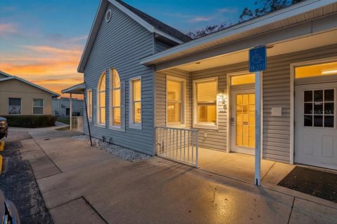 Immobilier commercial à vendre à Bradenton, Floride: 174.19 m2 № 2387742 - photo 4