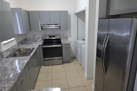 Снять в аренду виллу или дом в Флорида-Сити, Флорида 4 спальни, 131.46м2, № 2075530 - фото 4