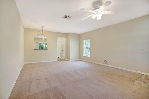 Townhouse in Fish Hawk, Florida 2 bedrooms, 115.94 sq.m. № 1886457 - photo 3