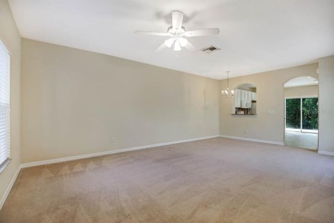 Townhouse in Fish Hawk, Florida 2 bedrooms, 115.94 sq.m. № 1886457 - photo 2