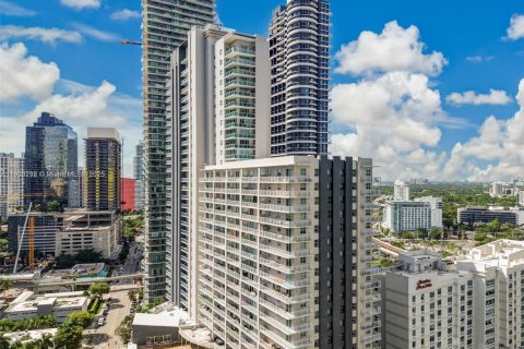 Снять в аренду кондоминиум в Майами, Флорида 1 спальня, 75.62м2, № 1956044 - фото 4