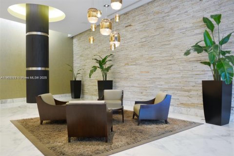 Снять в аренду кондоминиум в Майами, Флорида 1 спальня, 75.62м2, № 1956044 - фото 6