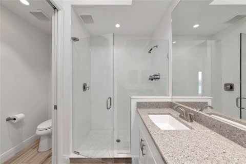 Condo in Bradenton, Florida, 2 bedrooms  № 2372918 - photo 20