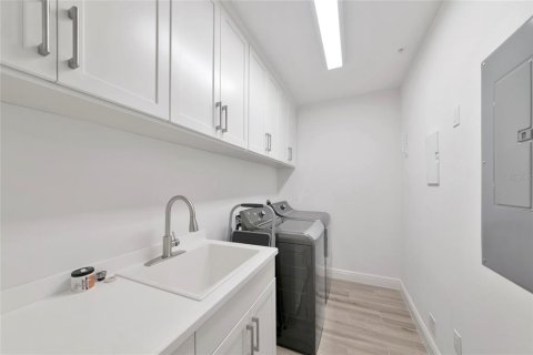 Condo in Bradenton, Florida, 2 bedrooms  № 2372918 - photo 26