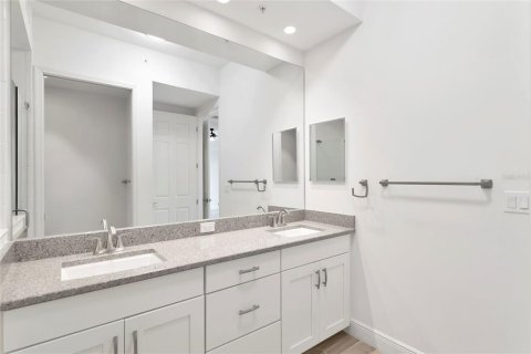 Condo in Bradenton, Florida, 2 bedrooms  № 2372918 - photo 19