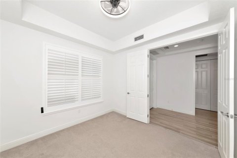 Condo in Bradenton, Florida, 2 bedrooms  № 2372918 - photo 24