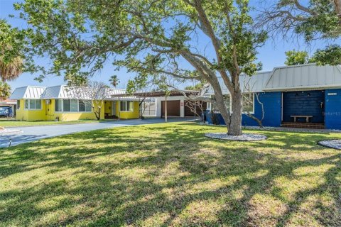 Duplex in Saint Petersburg, Florida 1 bedroom, 120.96 sq.m. № 2232400