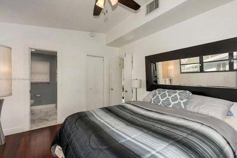 Снять в аренду виллу или дом в Форт-Лодердейл, Флорида 3 спальни, 173.36м2, № 1957996 - фото 20