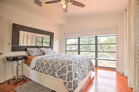 Снять в аренду виллу или дом в Форт-Лодердейл, Флорида 3 спальни, 173.36м2, № 1957996 - фото 17