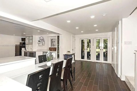 Снять в аренду виллу или дом в Форт-Лодердейл, Флорида 3 спальни, 173.36м2, № 1957996 - фото 6