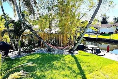 Снять в аренду виллу или дом в Форт-Лодердейл, Флорида 3 спальни, 173.36м2, № 1957996 - фото 13