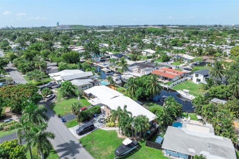 Снять в аренду виллу или дом в Форт-Лодердейл, Флорида 3 спальни, 173.36м2, № 1957996 - фото 30
