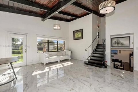 Снять в аренду виллу или дом в Форт-Лодердейл, Флорида 3 спальни, 173.36м2, № 1957996 - фото 10