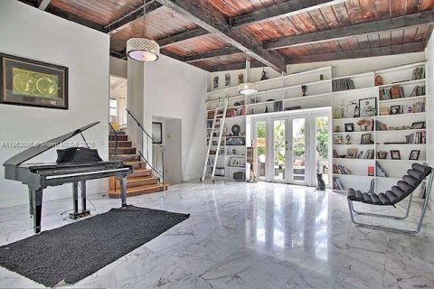 Снять в аренду виллу или дом в Форт-Лодердейл, Флорида 3 спальни, 173.36м2, № 1957996 - фото 8