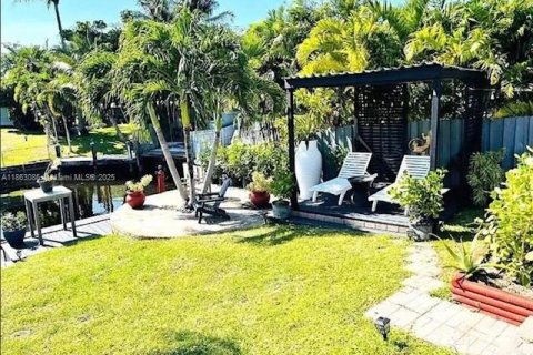 Снять в аренду виллу или дом в Форт-Лодердейл, Флорида 3 спальни, 173.36м2, № 1957996 - фото 12