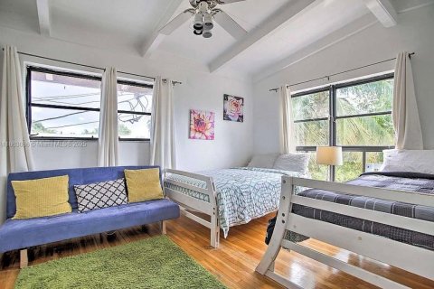 Снять в аренду виллу или дом в Форт-Лодердейл, Флорида 3 спальни, 173.36м2, № 1957996 - фото 22