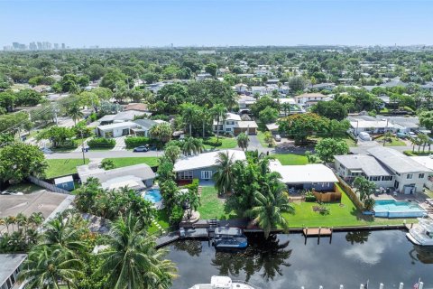 Снять в аренду виллу или дом в Форт-Лодердейл, Флорида 3 спальни, 173.36м2, № 1957996 - фото 3