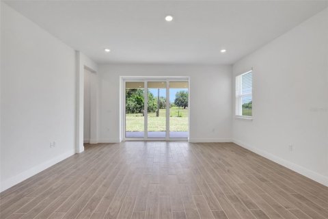 House in Apopka, Florida 4 bedrooms, 212.1 sq.m. № 1761337 - photo 11
