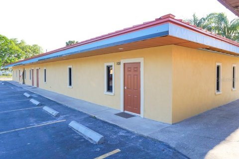 Commercial property in Bradenton, Florida 109.16 sq.m. № 2112538 - photo 2