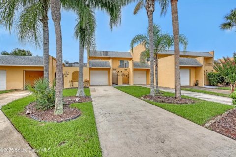 Condo in Titusville, Florida, 3 bedrooms  № 1840035 - photo 1