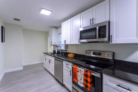 Villa ou maison à louer à Orlando, Floride: 2 chambres, 119.66 m2 № 2388230 - photo 19