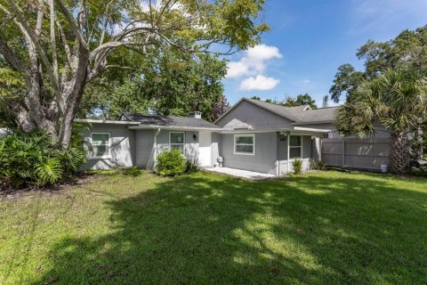 Villa ou maison à louer à Orlando, Floride: 2 chambres, 119.66 m2 № 2388230 - photo 4