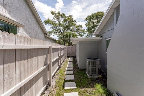 Villa ou maison à louer à Orlando, Floride: 2 chambres, 119.66 m2 № 2388230 - photo 7