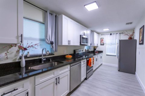 Villa ou maison à louer à Orlando, Floride: 2 chambres, 119.66 m2 № 2388230 - photo 18