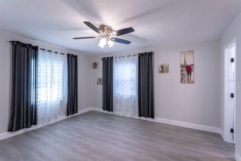 Villa ou maison à louer à Orlando, Floride: 2 chambres, 119.66 m2 № 2388230 - photo 28