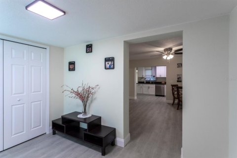 Villa ou maison à louer à Orlando, Floride: 2 chambres, 119.66 m2 № 2388230 - photo 12