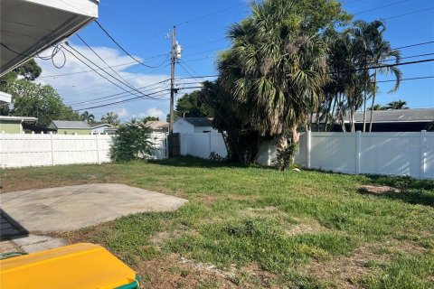 Casa en venta en Seminole, Florida, 2 dormitorios, 68 m2 № 2231250 - foto 7
