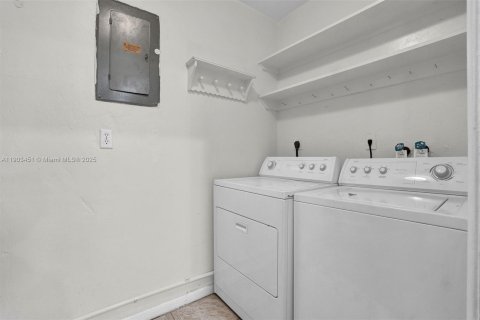 Casa en alquiler en Pinecrest, Florida, 4 dormitorios, 309.27 m2 № 1954412 - foto 16