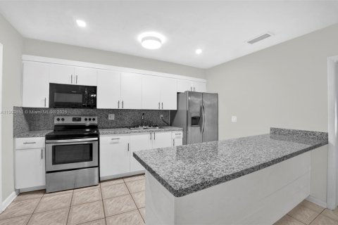 Casa en alquiler en Pinecrest, Florida, 4 dormitorios, 309.27 m2 № 1954412 - foto 8