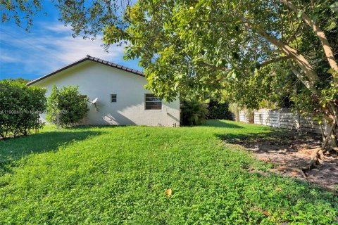 Casa en alquiler en Pinecrest, Florida, 4 dormitorios, 309.27 m2 № 1954412 - foto 22