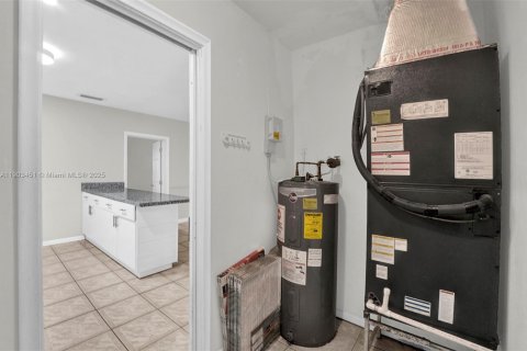 Casa en alquiler en Pinecrest, Florida, 4 dormitorios, 309.27 m2 № 1954412 - foto 17