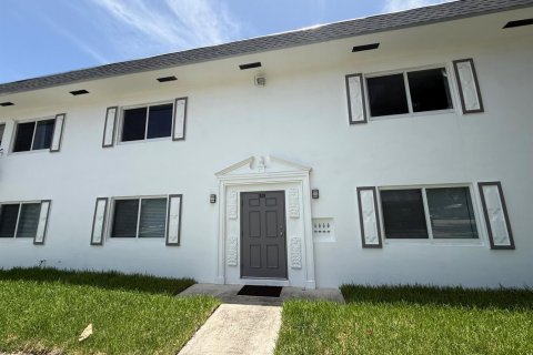 Condo à Hollywood, Floride, 2 chambres  № 2169321