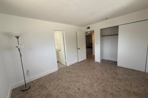 Copropriété à louer à Hollywood, Floride: 2 chambres № 2169321 - photo 9