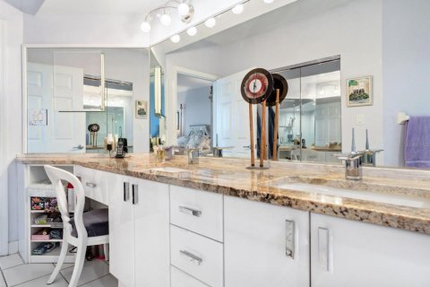 Copropriété à vendre à Sarasota, Floride: 3 chambres, 187.76 m2 № 1742575 - photo 27
