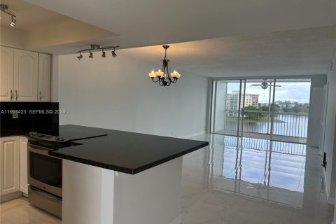 Condominio en alquiler en Pompano Beach, Florida, 2 dormitorios, 98.85 m2 № 2007650 - foto 5