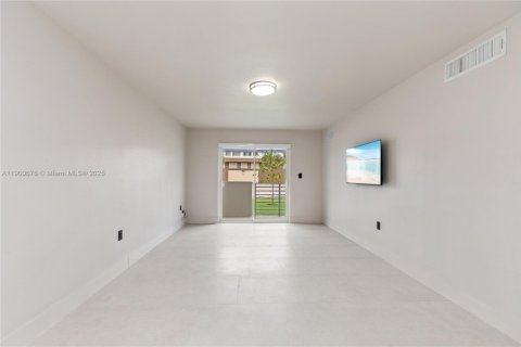 Apartamento en alquiler en North Miami, Florida, 2 dormitorios, 81.38 m2 № 1951418 - foto 5